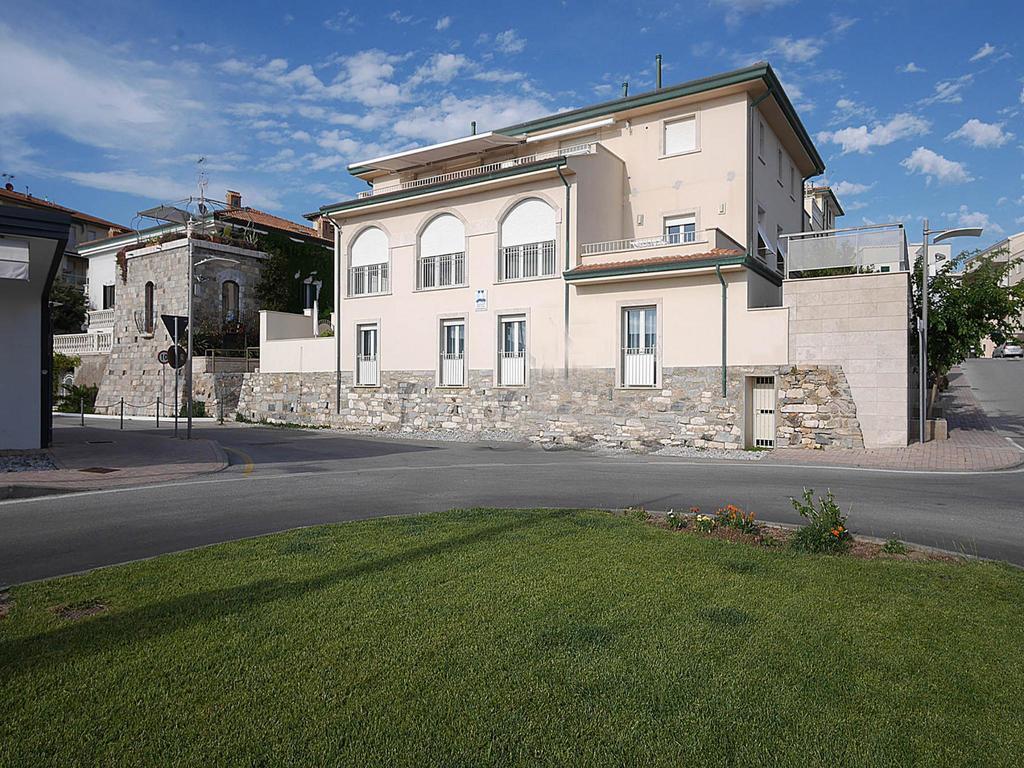 Residence Villa Livia San Vincenzo Exterior foto